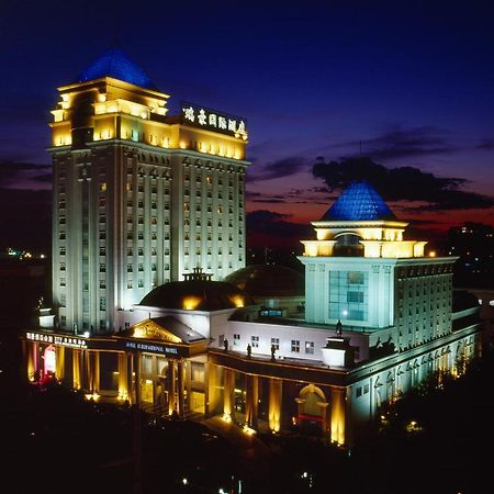 Royal International Hotel Urumqi Exterior photo