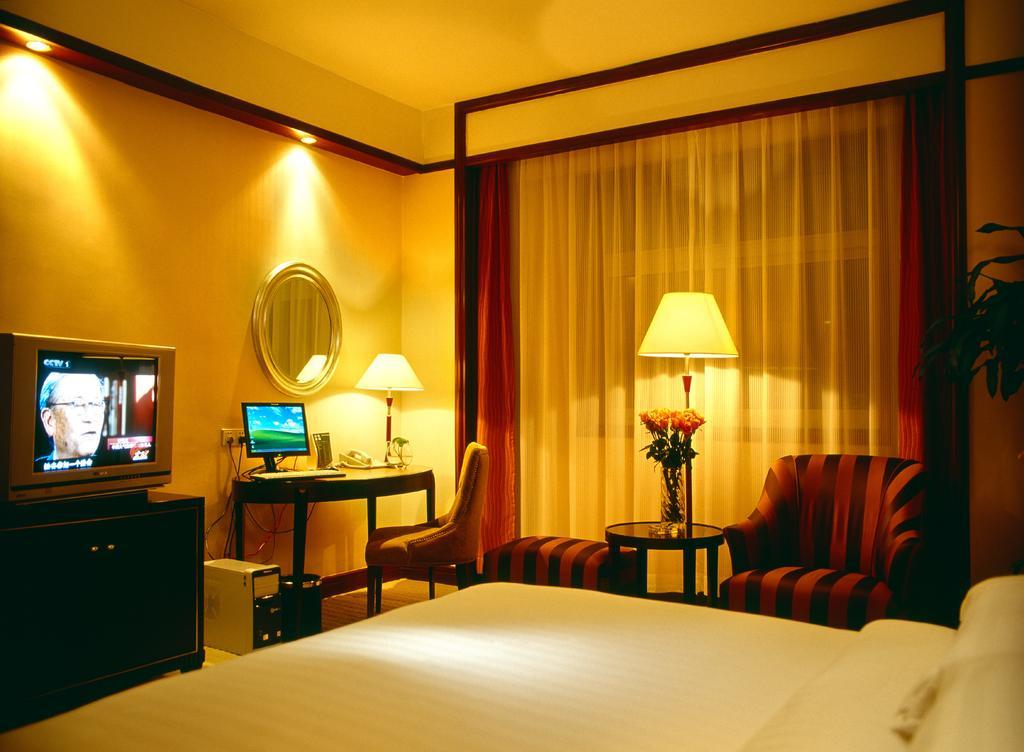 Royal International Hotel Urumqi Room photo