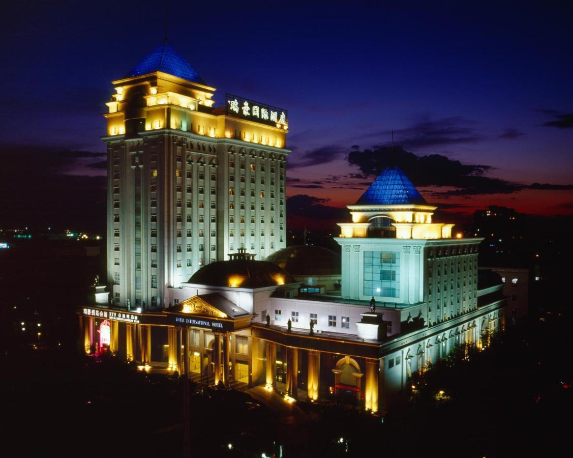 Royal International Hotel Urumqi Exterior photo