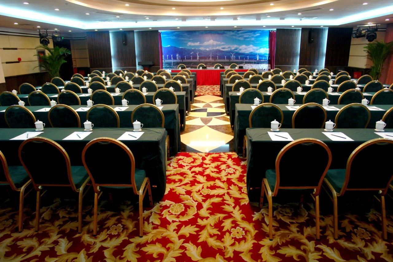 Royal International Hotel Urumqi Exterior photo