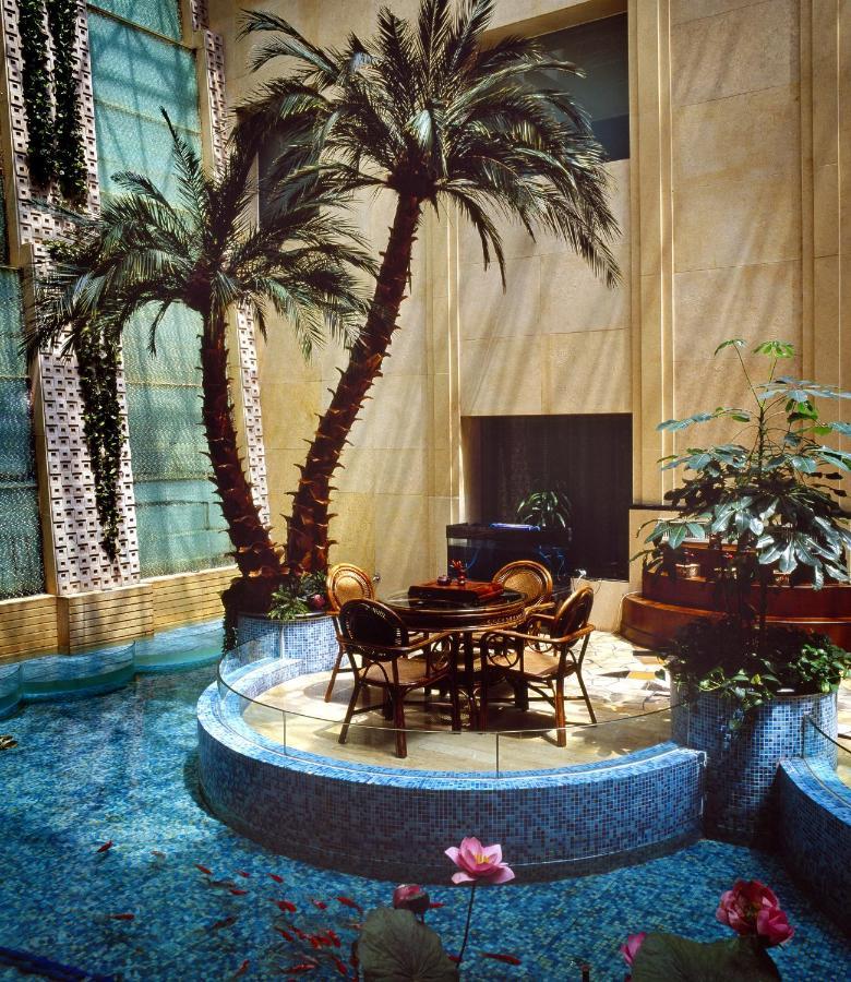 Royal International Hotel Urumqi Exterior photo