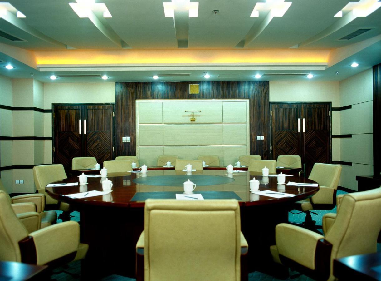 Royal International Hotel Urumqi Exterior photo