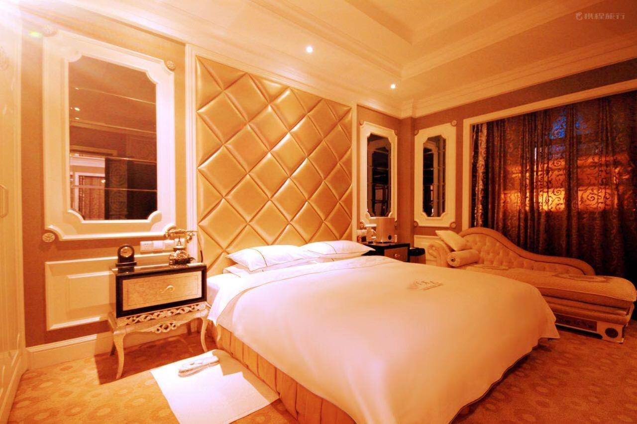 Royal International Hotel Urumqi Exterior photo